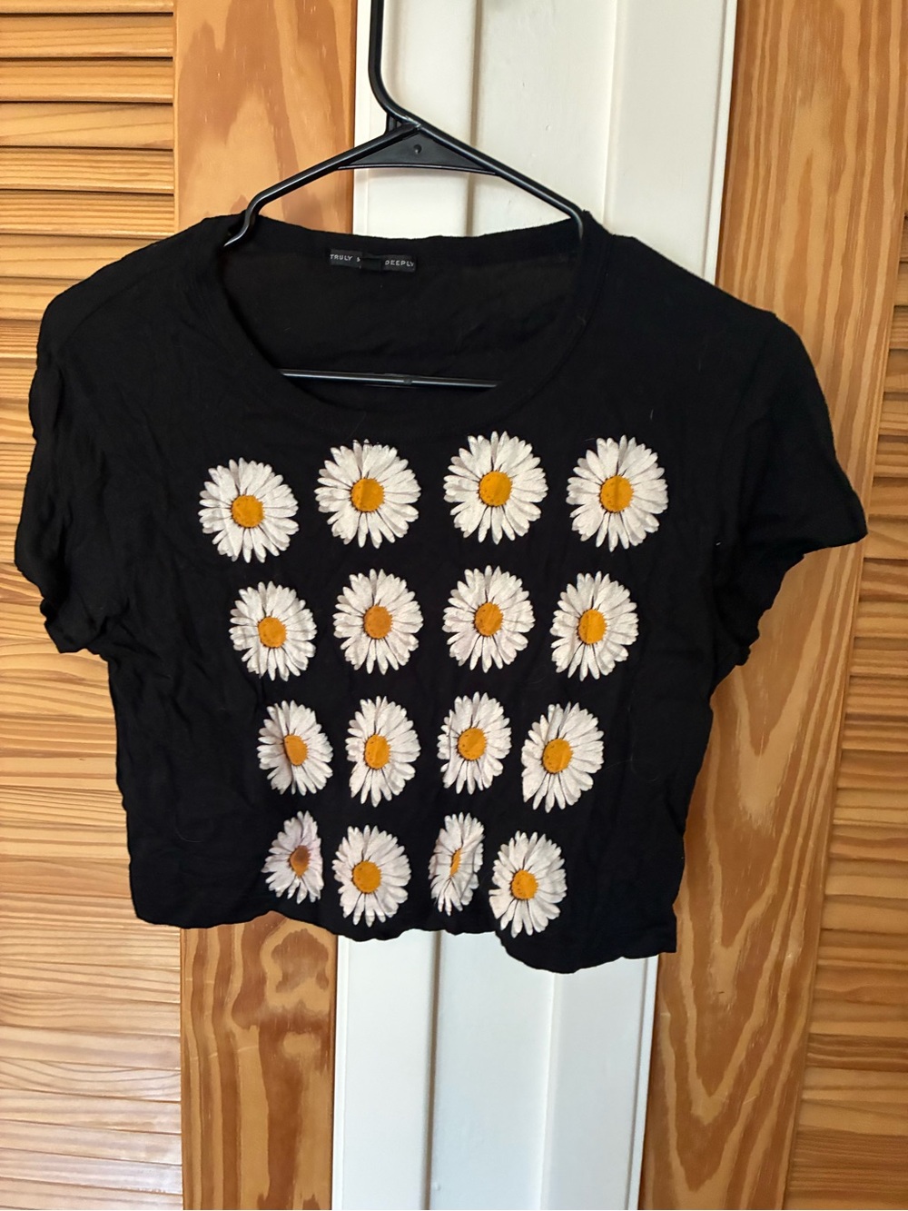 Truly madly deeply Black Daisy Print Crop Top size xs